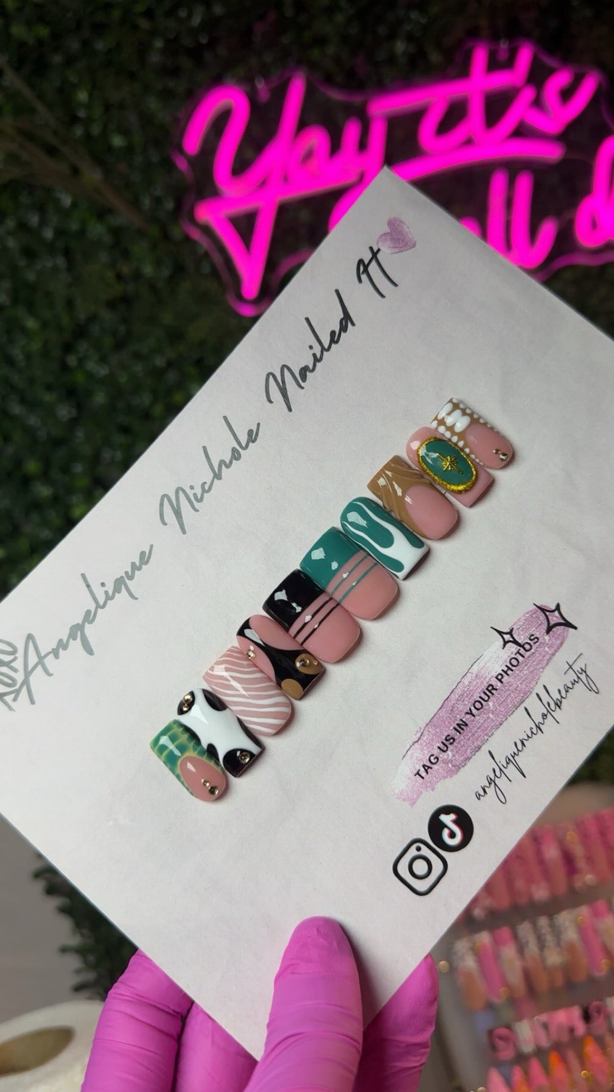 Custom Press-On Nails & Sizing Kits